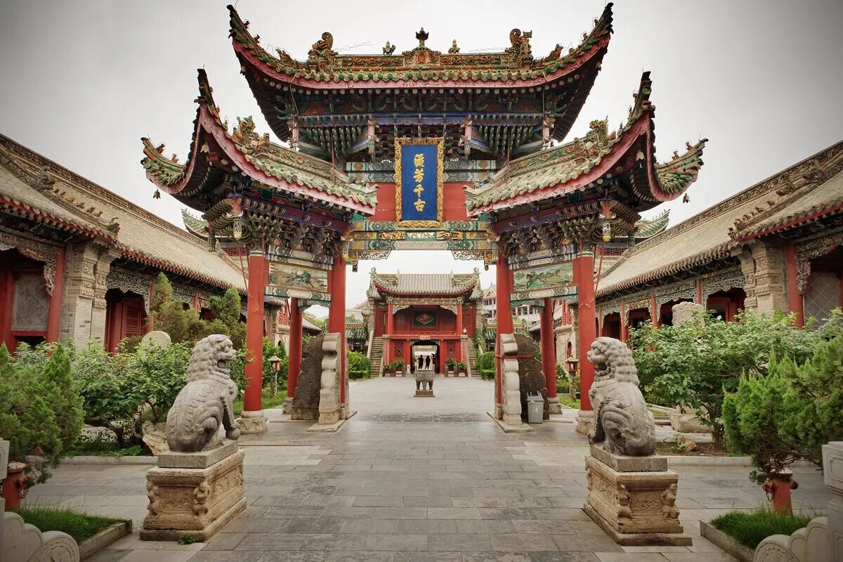 Храм Сянцзи Сиань. Кайфэн Китай храм. Храм юаньтун, Куньмин. Гуйян Китай храм. Культурные центры азии