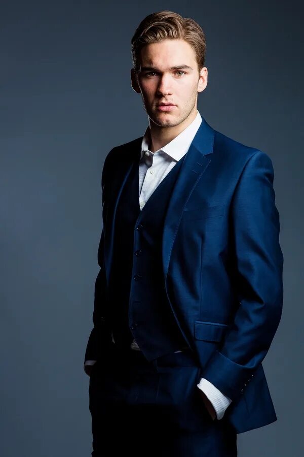 Macdonald фильмы. John macdonald. John macdonald. Уилл макдональд актер. Художник john macdonald harrison.