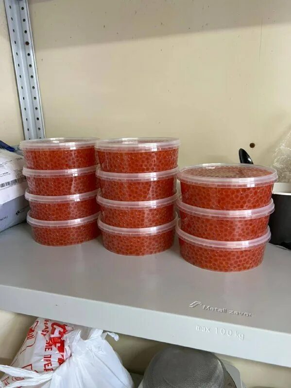 красная икра в контейнерах. магазин дом икры. икра горбуши камчатская 250гр. икра кудрово. икра кумжи.