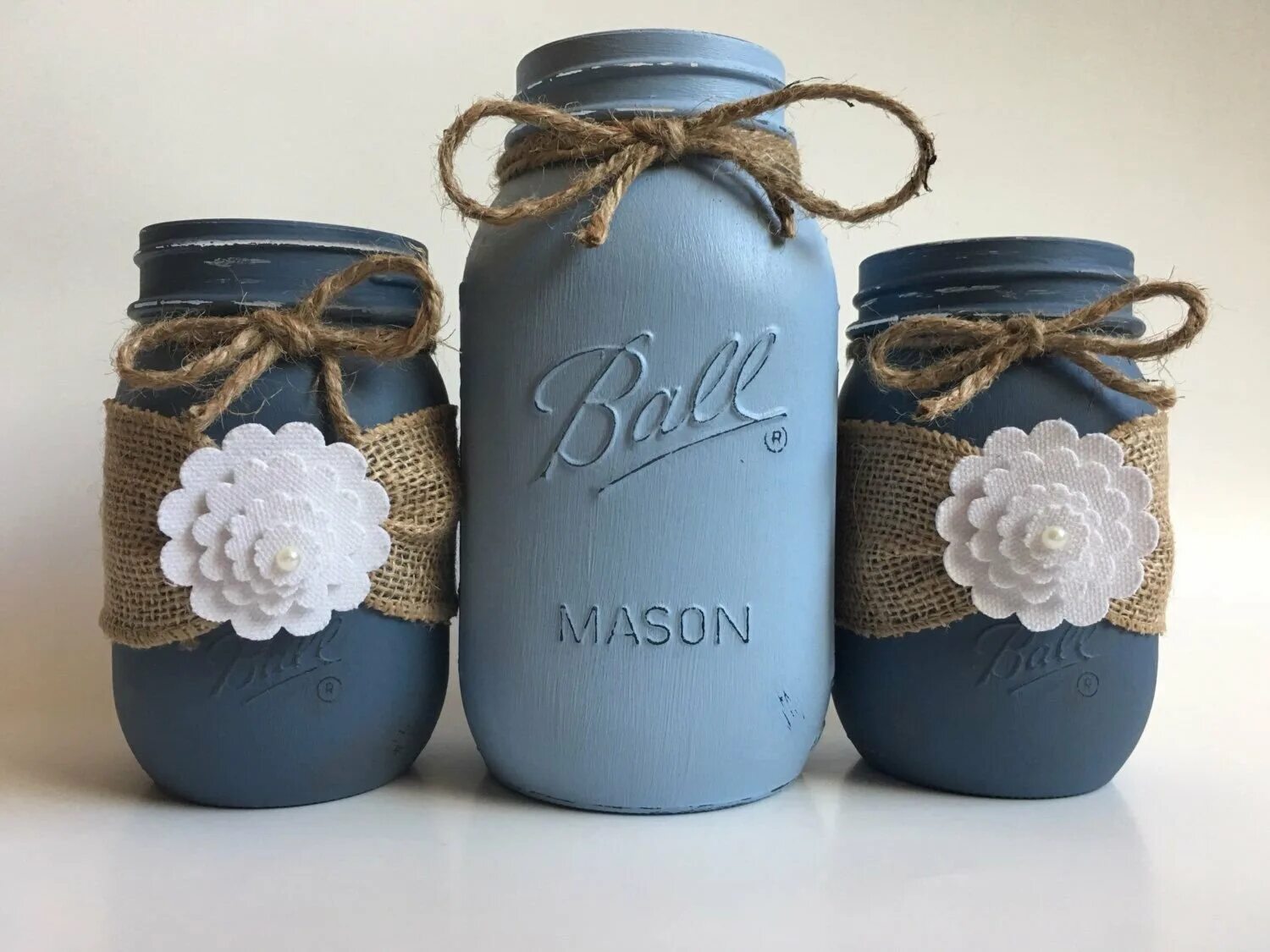 Как украсить баночку. Украшение банки. Декор баночек. Декорированные баночки. Украшение стеклянных банок.