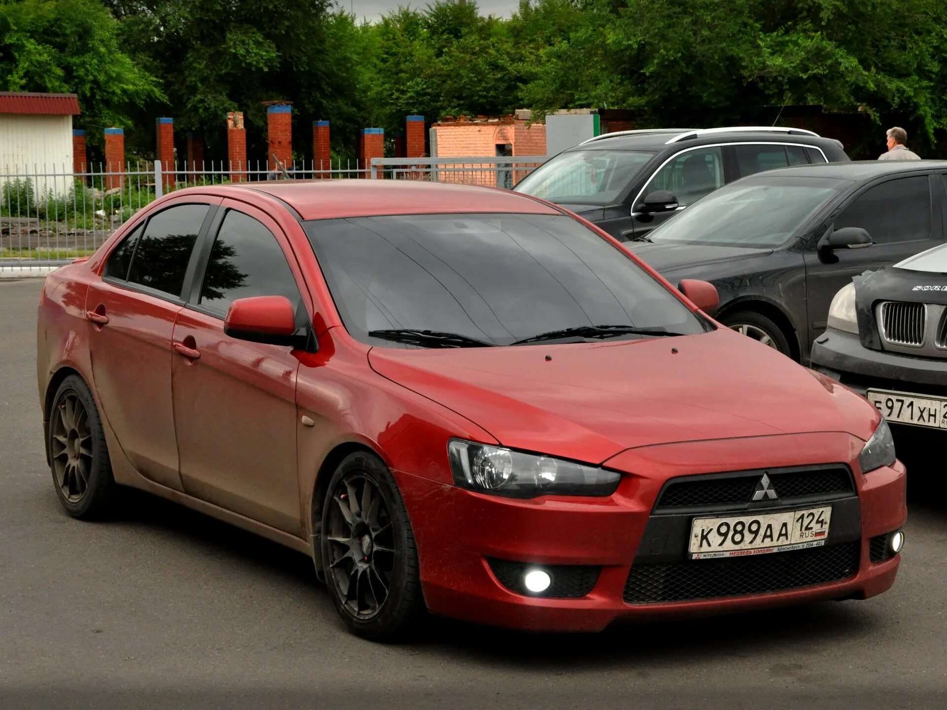 Mitsubishi Lancer 10 красный. Мицубиси Лансер 10 2.0. Митсубиси Лансер 10 красный. Митсубиси ланцер 10 красная. Лансер 10 купить омск