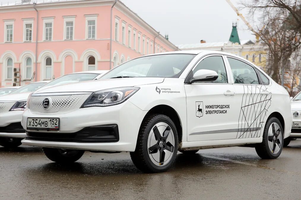 Бренд нижнего новгорода. Электротакси нижний новгород. Нижний новгород марки машин. Нижний новгород марки машин. Нижний новгород марка машины.