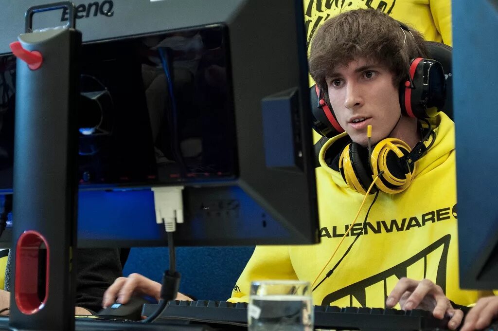 Когда выйдет обновление в мир денди. Денди игрок дота 2. dendi 2011.