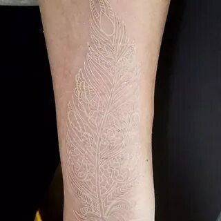 Красивые белые тату