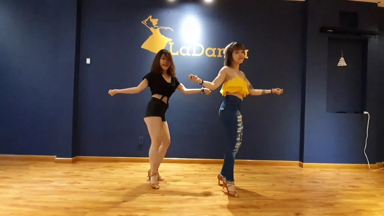 Ладанза великий. Ладанза великий. Ладанза великий. Ладанза великий. Духи швейцарские ладанза.