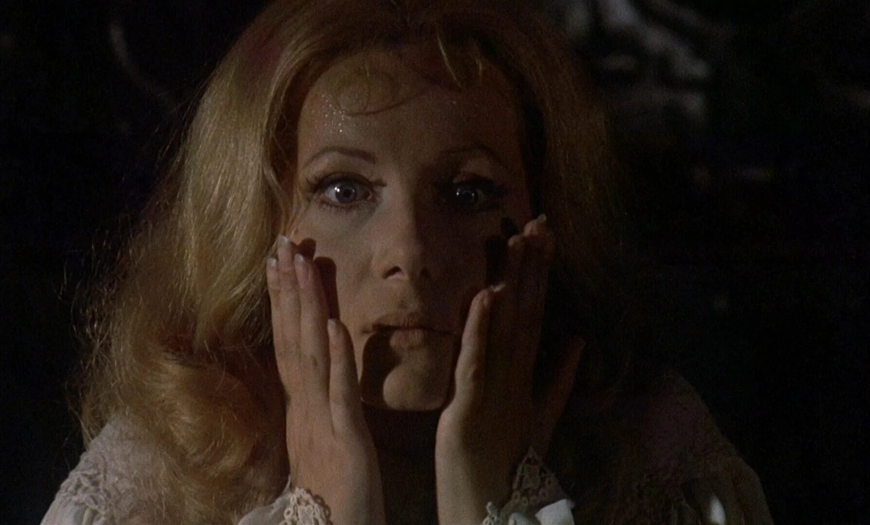 графиня дракула фильм. графиня дракула. графиня дракула ингрид питт. графиня дракула. коломба графиня.