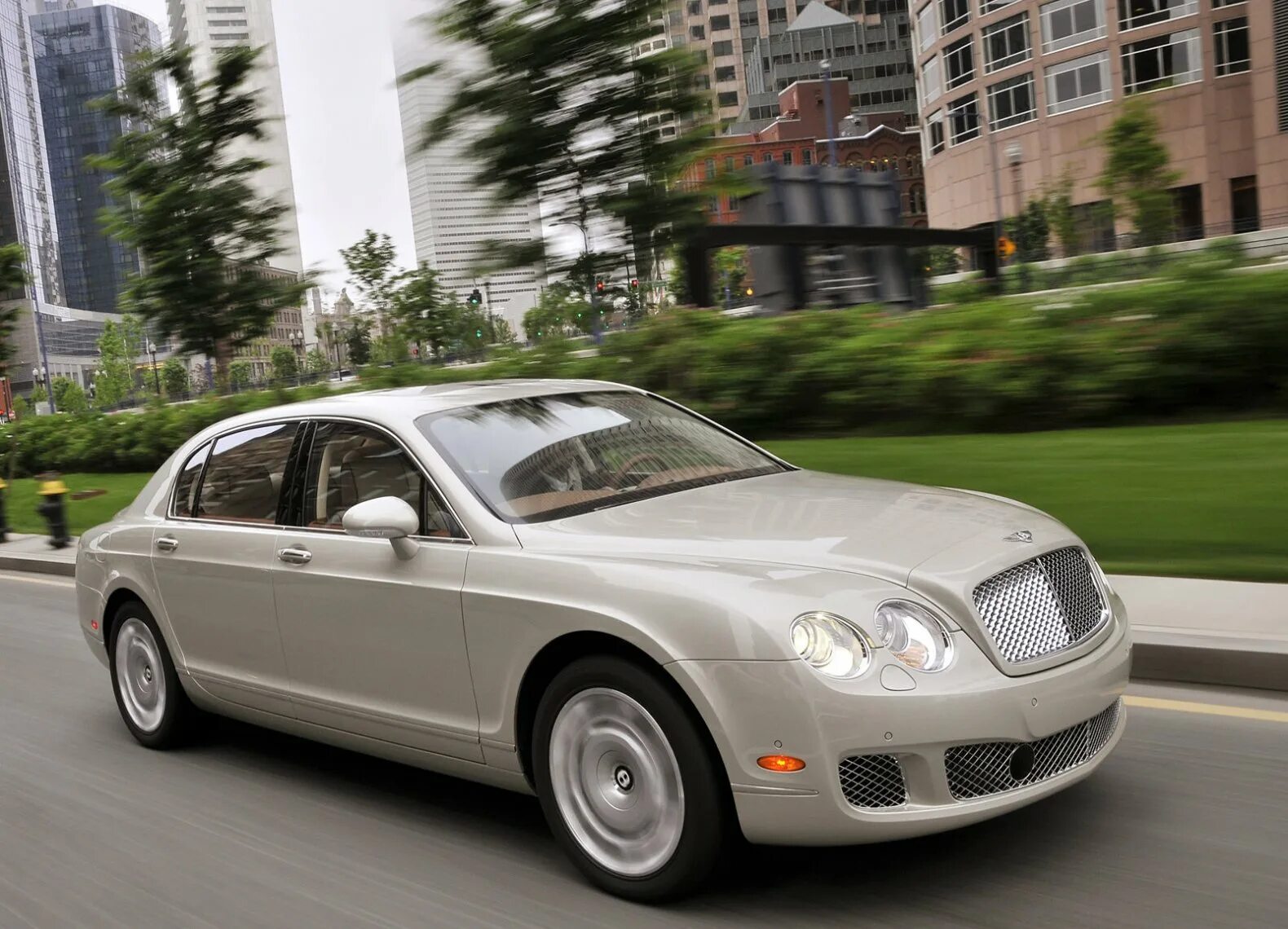 Bentley Continental Flying Spur. Bentley Continental Flying Spur 2009. Bentley Continental Flying Spur, 2008.