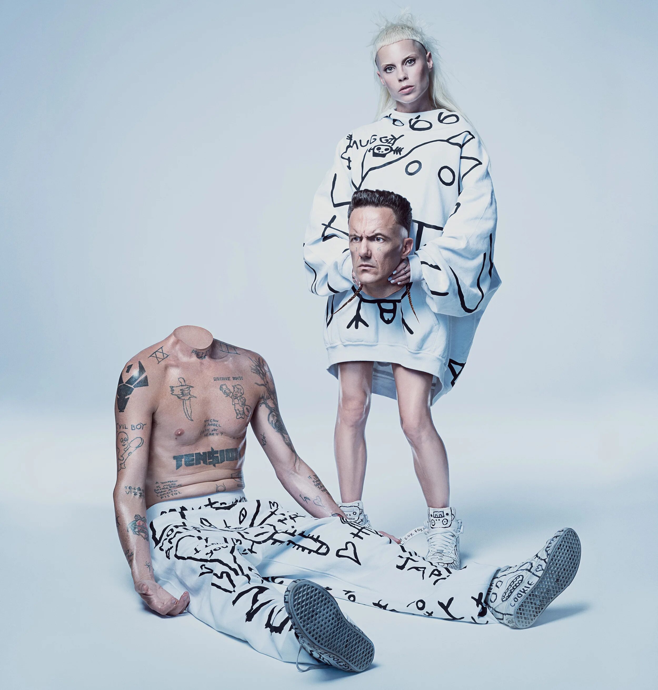 Die antwoord brain. Группа die antwoord. Фрик группа die antwoord. Ниндзя и Йоланди группа. Йоланди Фиссер стиль.