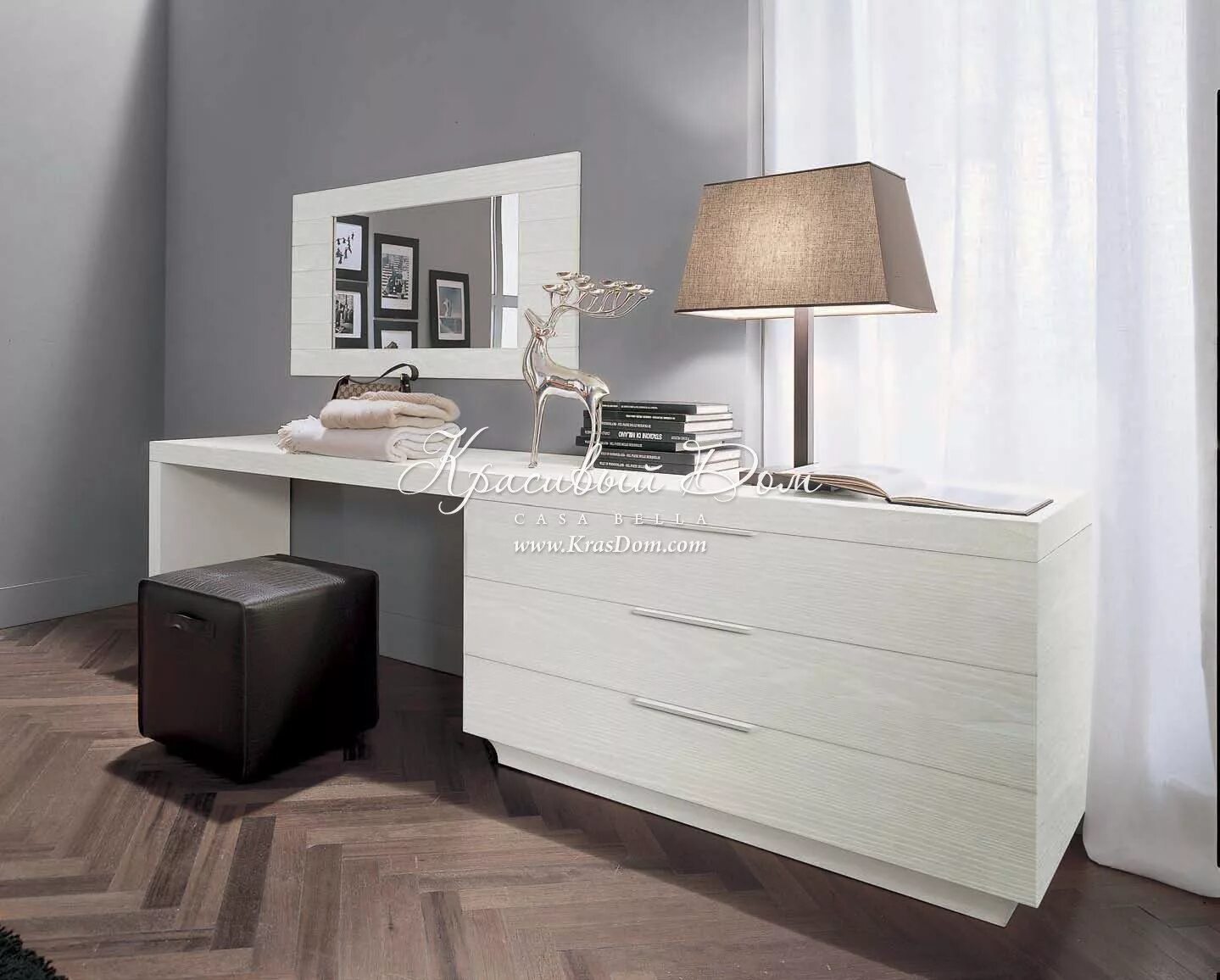 Комод со столом в спальню. Туалетный столик с комодом. Комод бруна хофф. Стол туалетный моби линда 310. Спальня платинум camelgroup.
