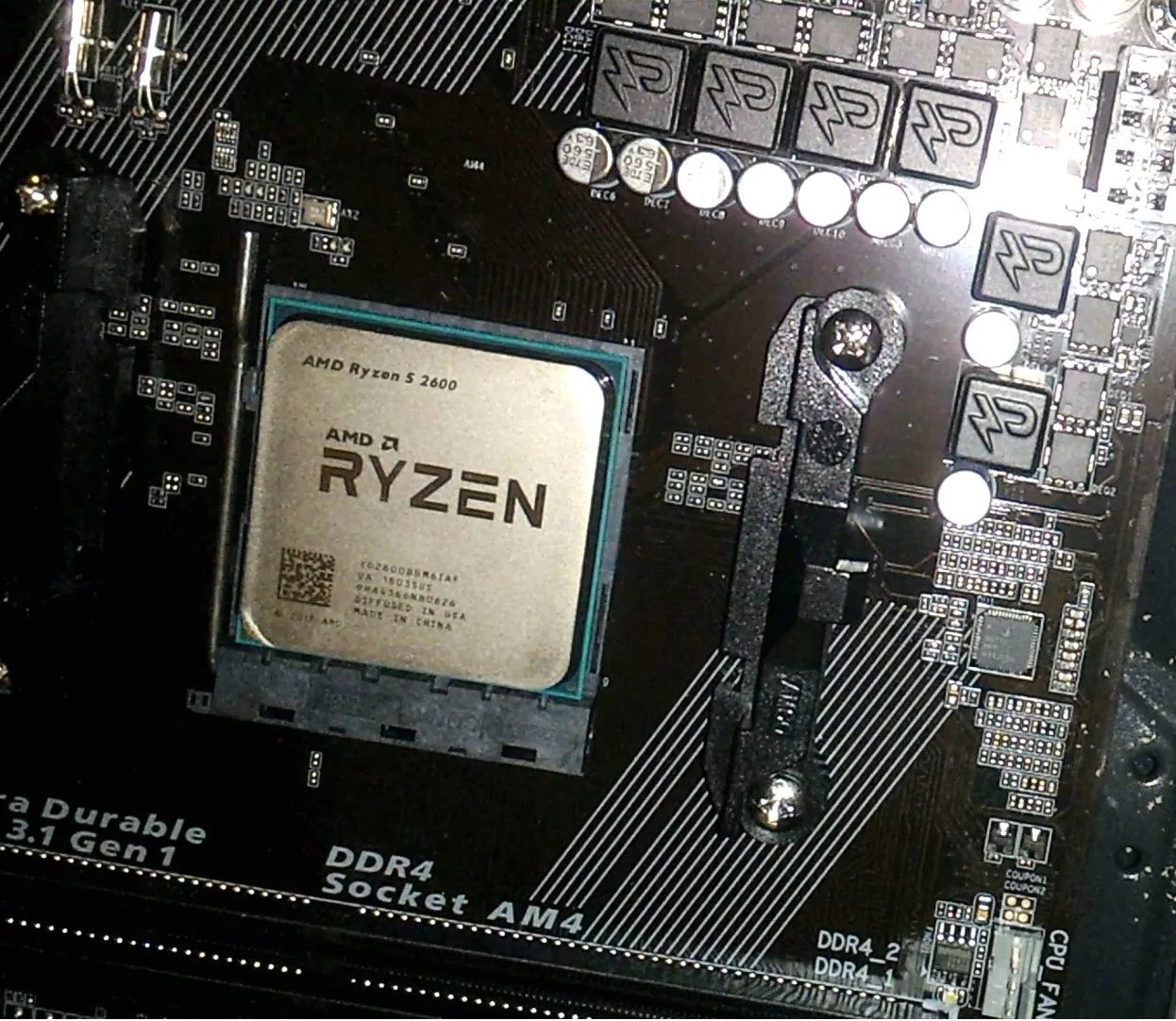 Amd ryzen 5 2600 цена. Ryzen 5 2600. AMD 5 2600. Процессор AMD Ryazan 5 2600. Процессор AMD Ryzen 5 Pinnacle Ridge 2600.