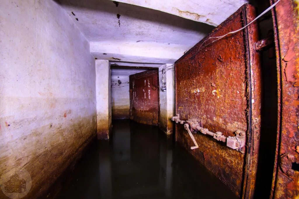 Заброшенные бомбоубежища россии. Бомбоубежище зеленоград. Бункер барнаул бомбоубежище. Бомбоубежище в алтайском крае. Бомбоубежище снаружи.