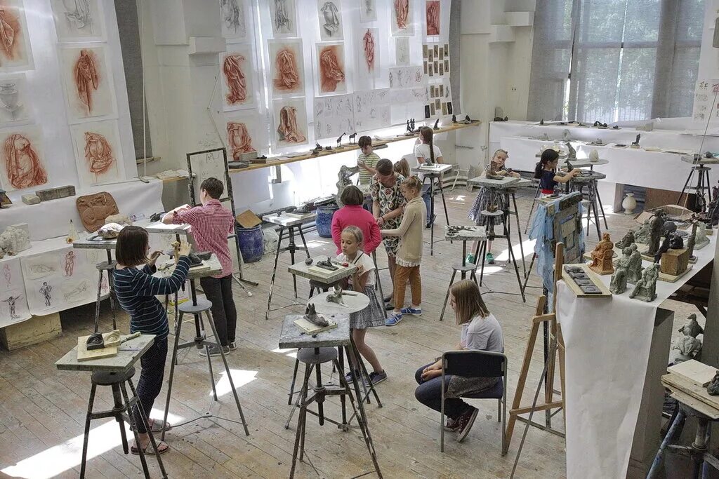 Первая в россии художественная школа 200 лет