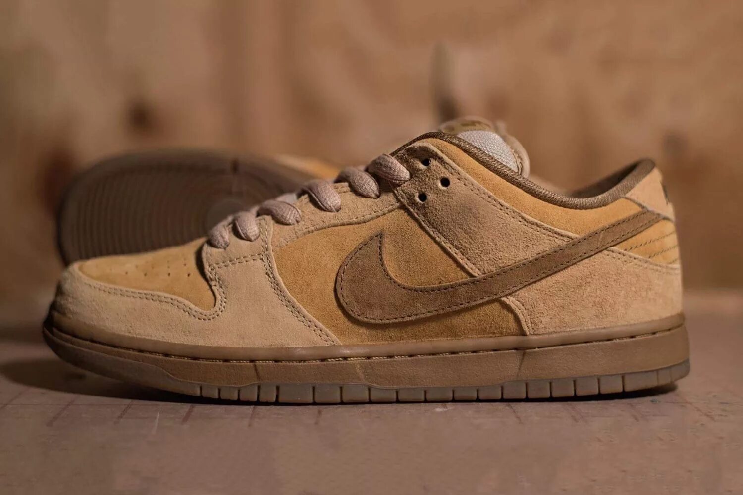 Nike SB Dunk Low Brown. Nike SB Dunk Low коричневые. Nike SB Dunk Low Pro Brown. Nike SB Dunk Low Wheat.