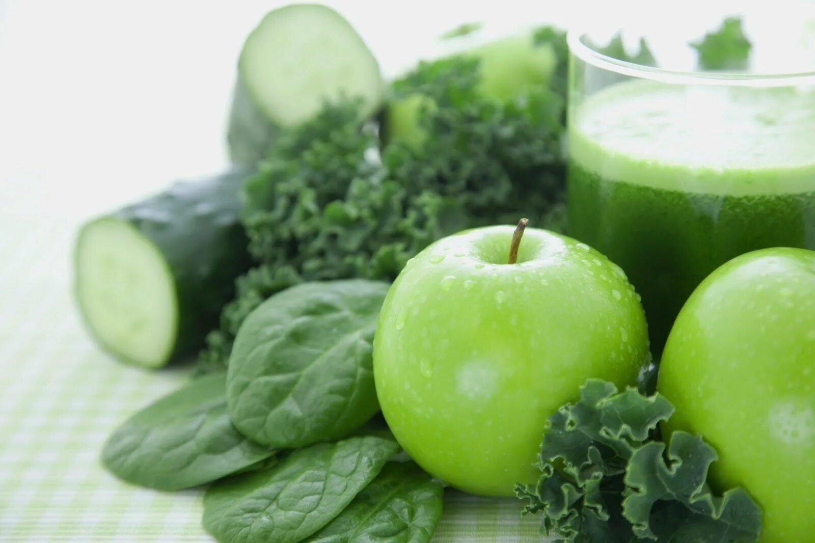 Зеленые продукты растительного. Зеленые овощи и фрукты. Зеленые продукты. Зеленый фрукт. Продукты зеленого цвета.