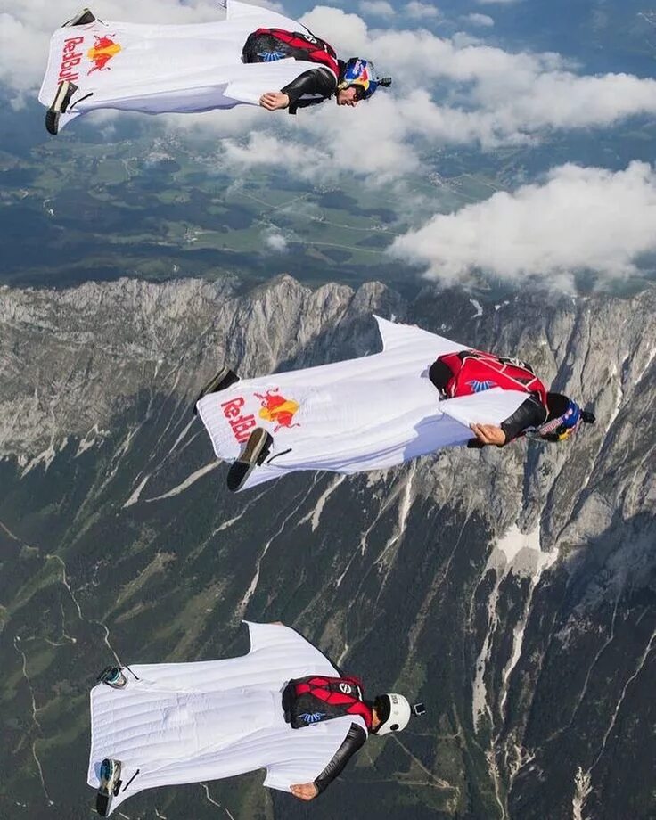 Wingsuit fly. Вингсьют бейсджампинг. Вингсьют полет. Вингсьют Манта. Вингсьют прыжок.