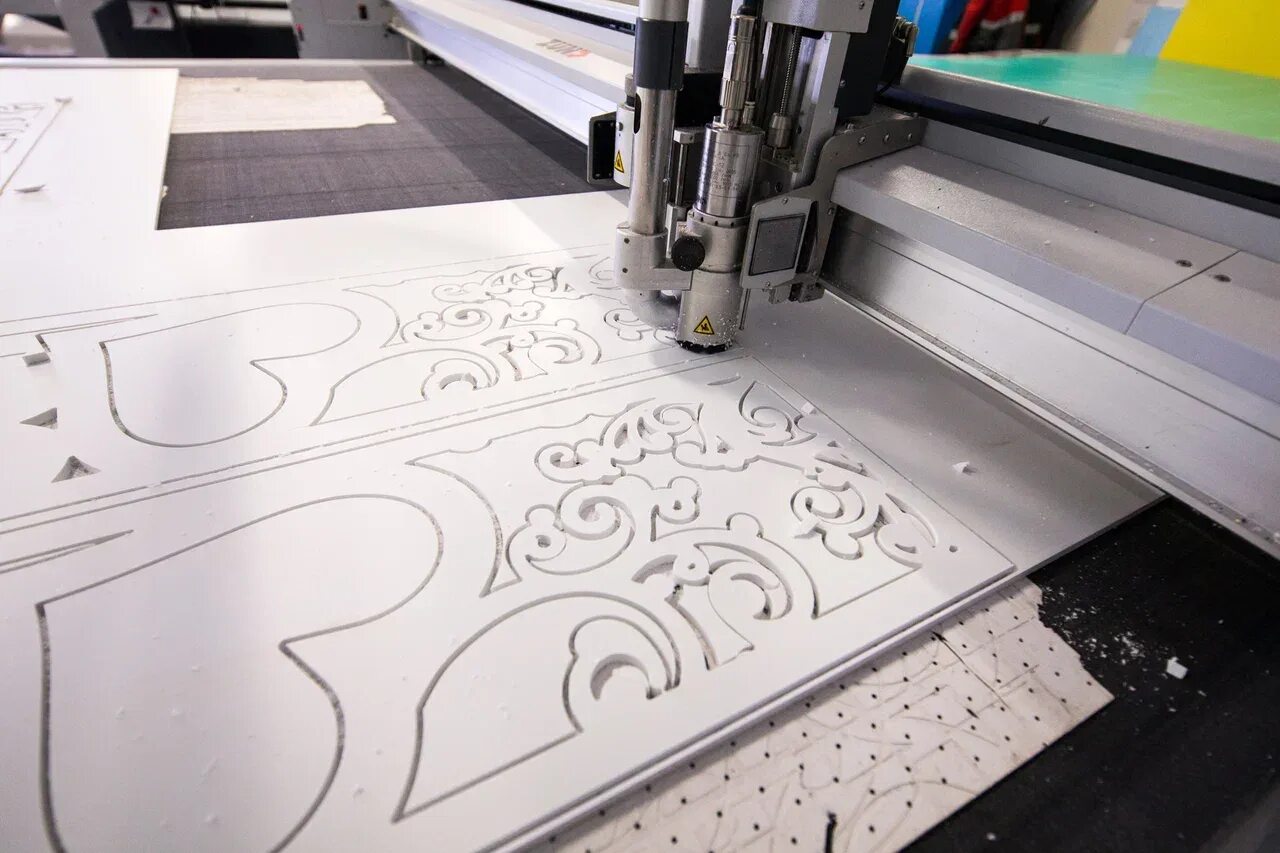 лазерное легирование лазерная сварка лазерная гравировка. резка дерева лазером великий новгород. фрезеровка чпу. Hdrezka значок. плазма металл.