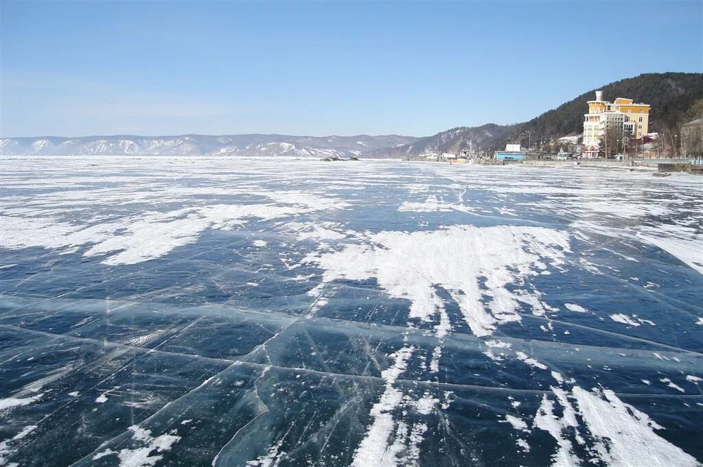 Хивус байкал листвянка. Байкал песчаная бухта ольхон. Поселок листвянка на байкале зимой. Листвянка байкал. Хивус марс байкал.