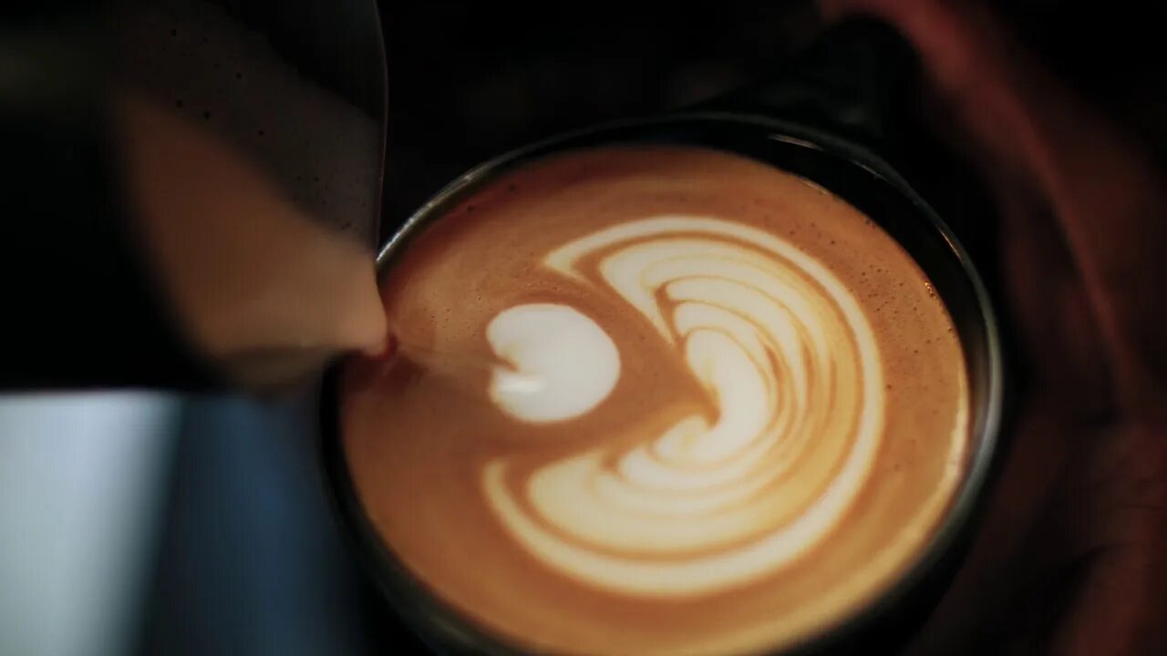 Кофе бариста песня. Видеоролик кофе. Футаж кофе. Снять видео о кофе. Крик кофе видео.
