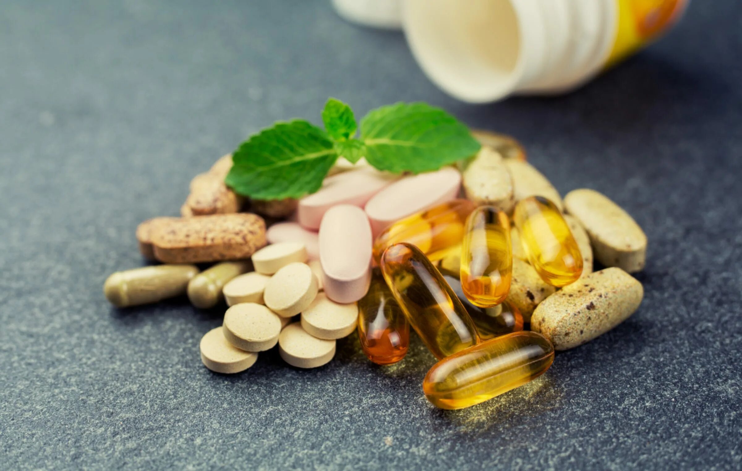 Vitamins dietary supplements. Витамины. Биологически активные добавки. БАДЫ таблетки. Витамины таблетки.