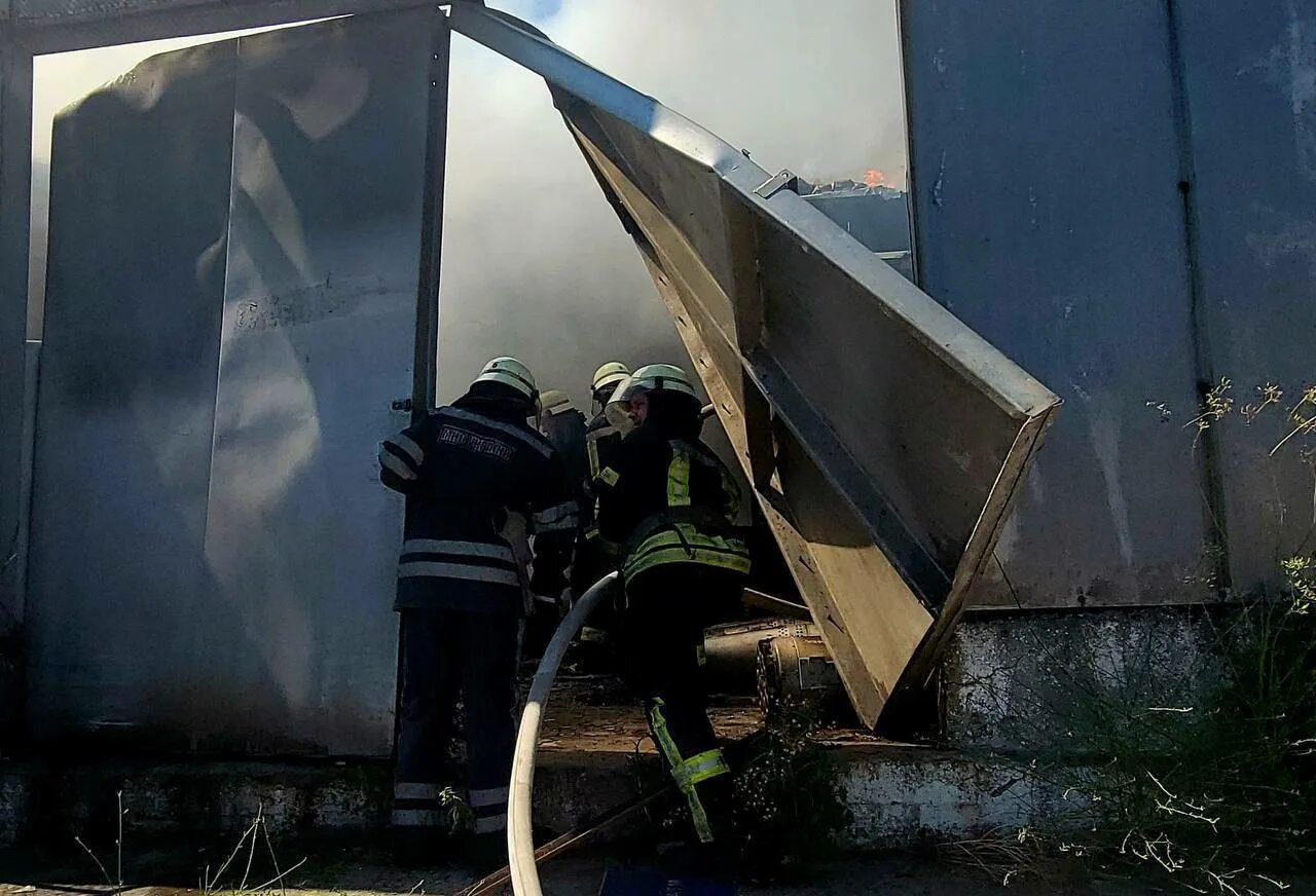 Одесское новое видео. Одесса удар ракеты. Разбомбленная Одесса. Уничтожение продовольственных складов.