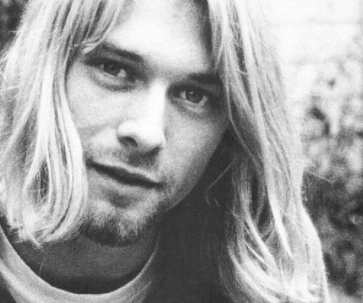 Кобейн хиты. Курт кобейн. курт кобейн в молодости. kurt cobain 1988. курт кобейн улыбается.