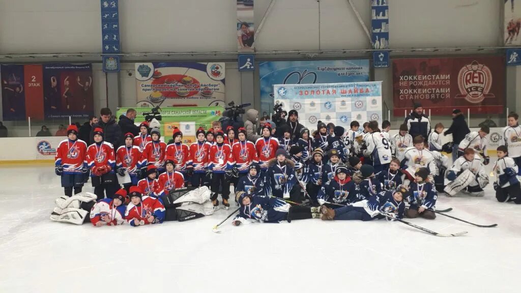 египетские хоккеисты. хк сибирь авангард. 02. площадь в ярославле с хоккеистами. золотая шайба награждения шадринск.