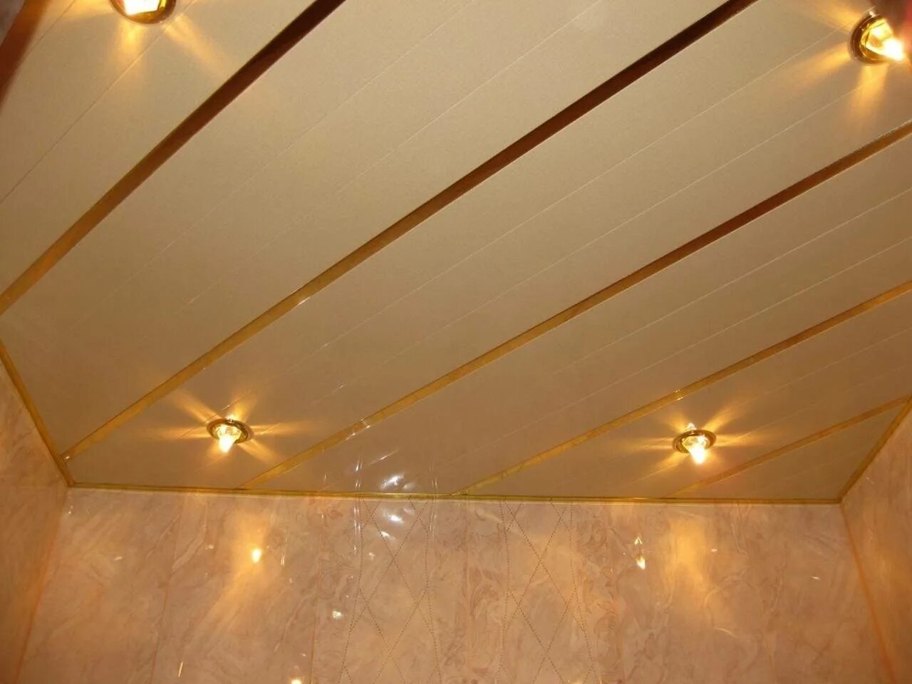 Кассетный потолок cesal. "реечный алюминиевый потолок " omega а150. "реечный алюминиевый потолок " omega а150. Потолок с фотопечатью в ванную. Потолок реечный алюминиевый.