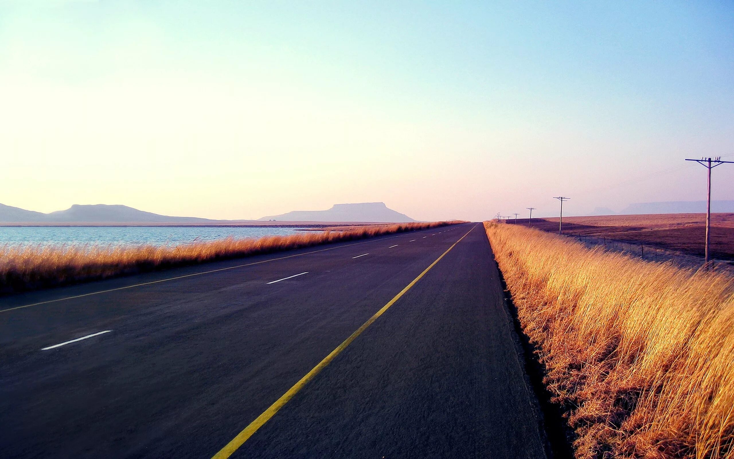 Bir yol. Фон дорога. Пейзаж с дорогой. Дорога в даль. Дорога в поле.