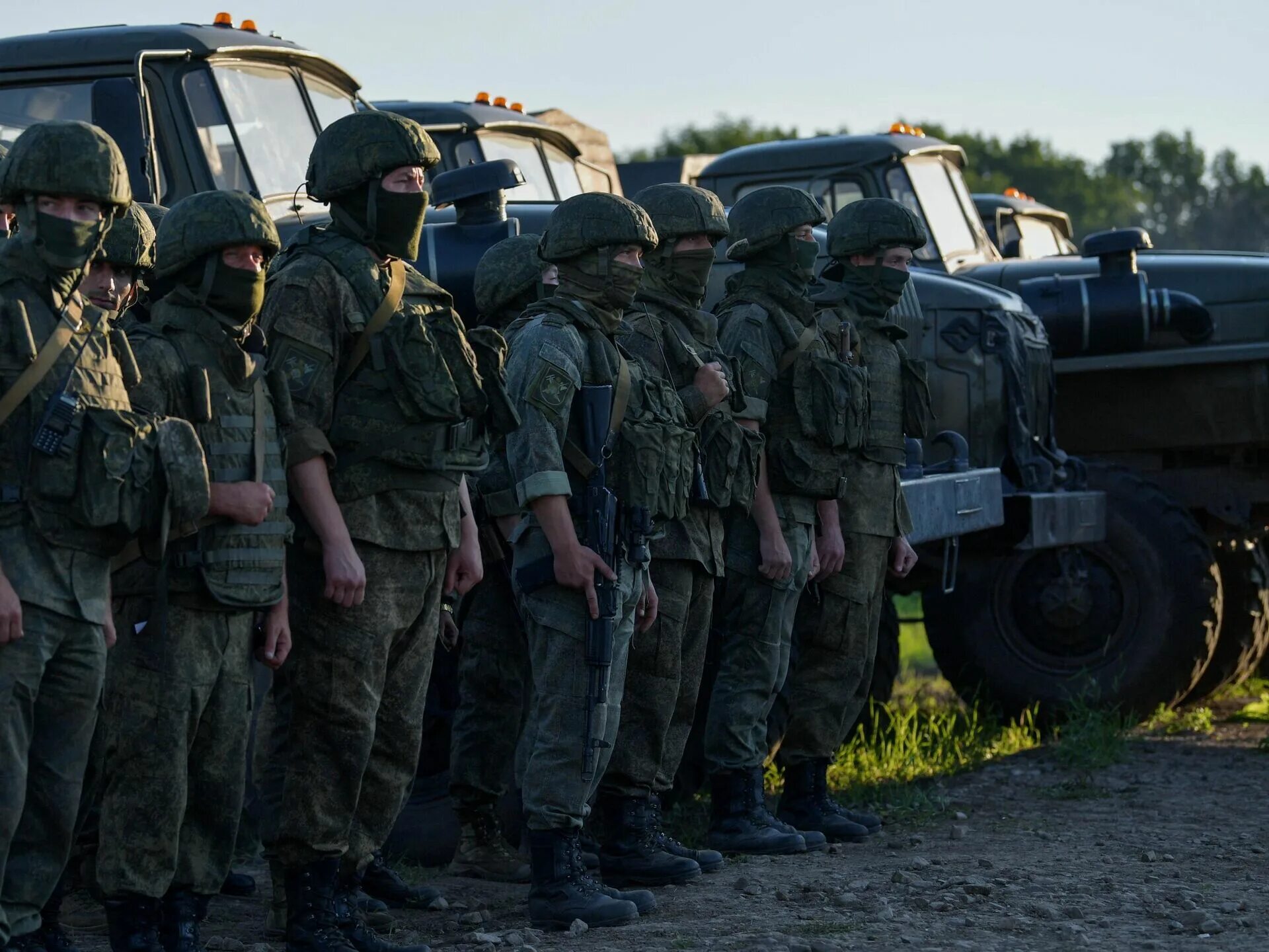 Русские военные. Украинские войска. Российские войска. Солдаты армии Украины. Военные вести с украины