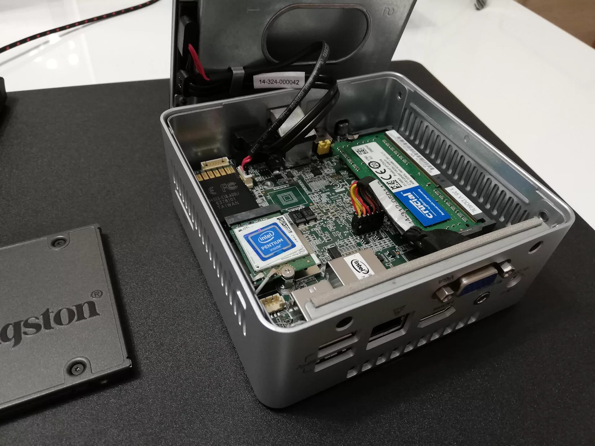 Мини пк tecno. Intel NUC nuc11 SSD. Мини-ПК Intel® NUC. Платформа Intel NUC Kit nuc7cjyhn. Intel NUC Hades Canyon nuc8i7hvk.