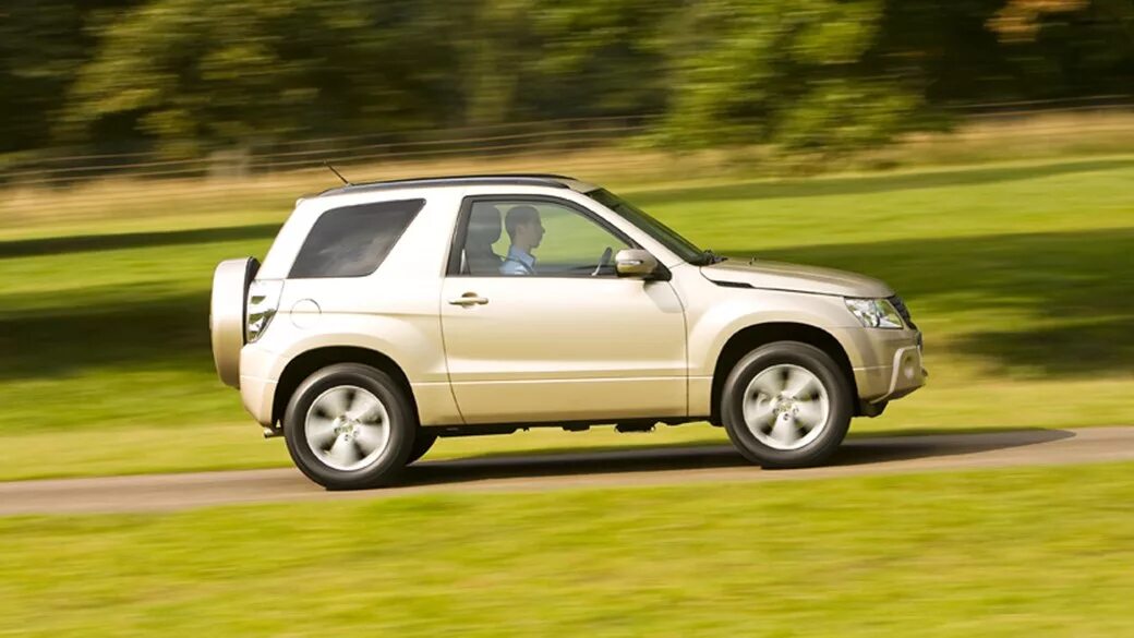 Suzuki vitara 3. Сузуки гранд витара 3 х дверная. Suzuki grand vitara 3 дверный. Suzuki vitara 3 doors. Судзуки гранд витара 3 двери.