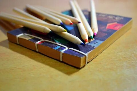 Цветные карандаши книга