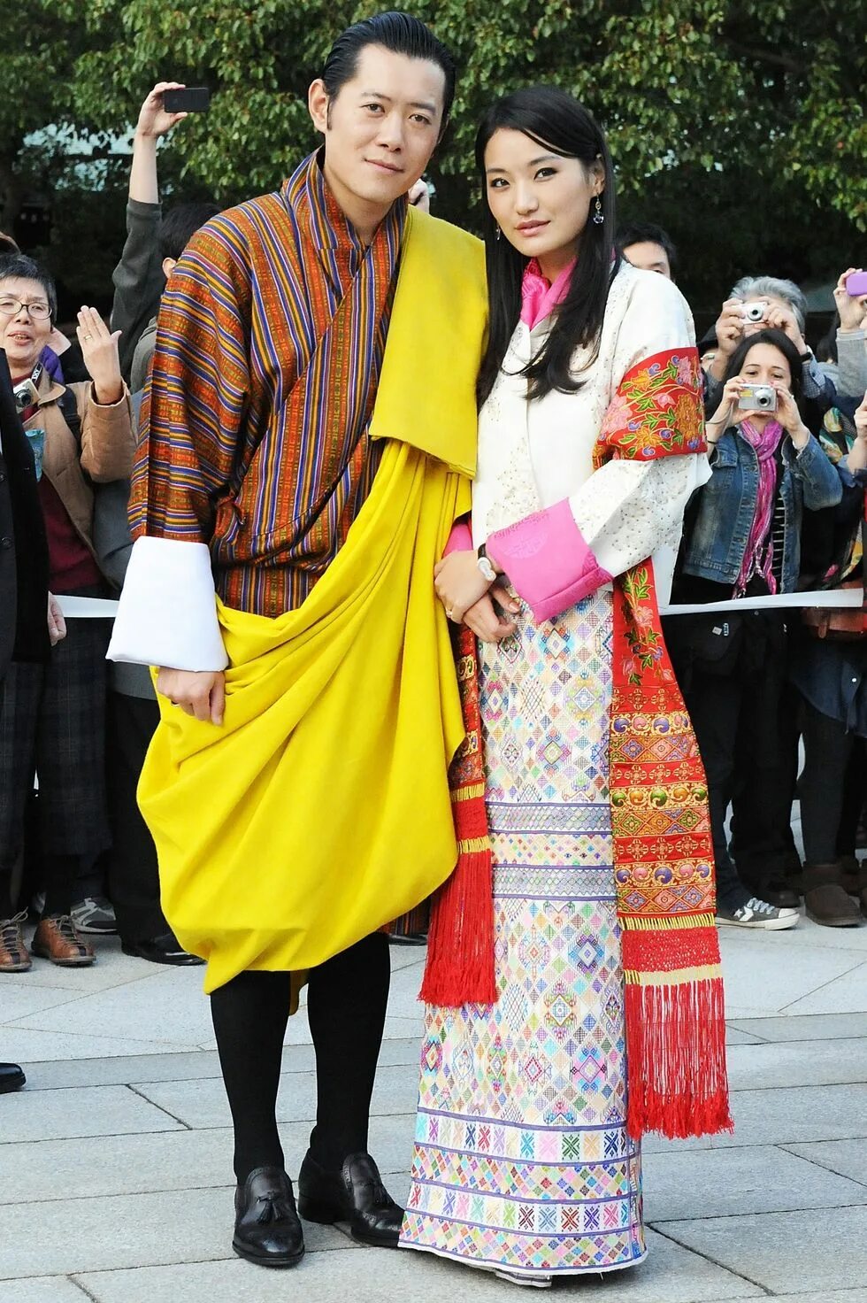 Бутаное. Королева бутана Джетсун Пема. Королева Джецун Пема бутан свадьба. Король Джигме Кхесар Намгьял Вангчук. Джигме и Джецун.