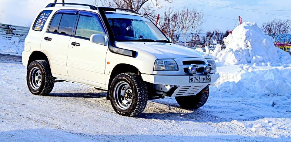 Suzuki Escudo 2 поколение. Сузуки эскудо 1998. Сузуки эскудо td52. Suzuki Escudo, 1998 год оффроуд.