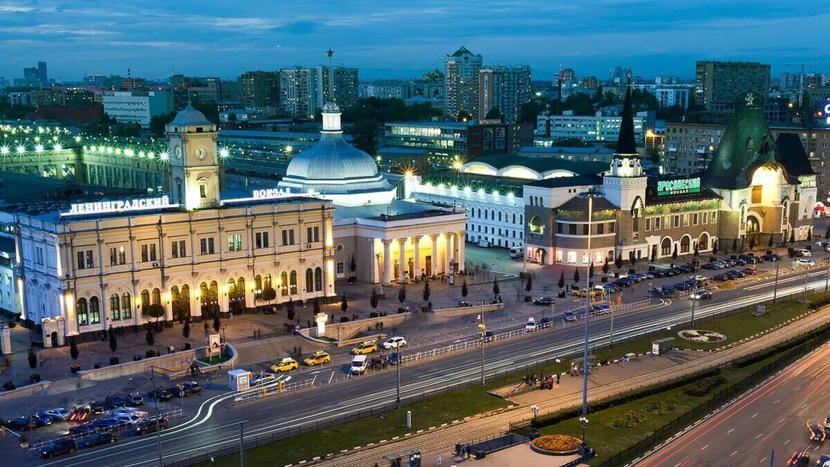 Пл ленинградская. Ленинградский вокзал, Москва, Комсомольская площадь, 3. Ленинградский ЖД вокзал Москва. Ленинградский вокзал Комсомольская площадь. ЖД вокзал Москва Ленинградский вокзал.