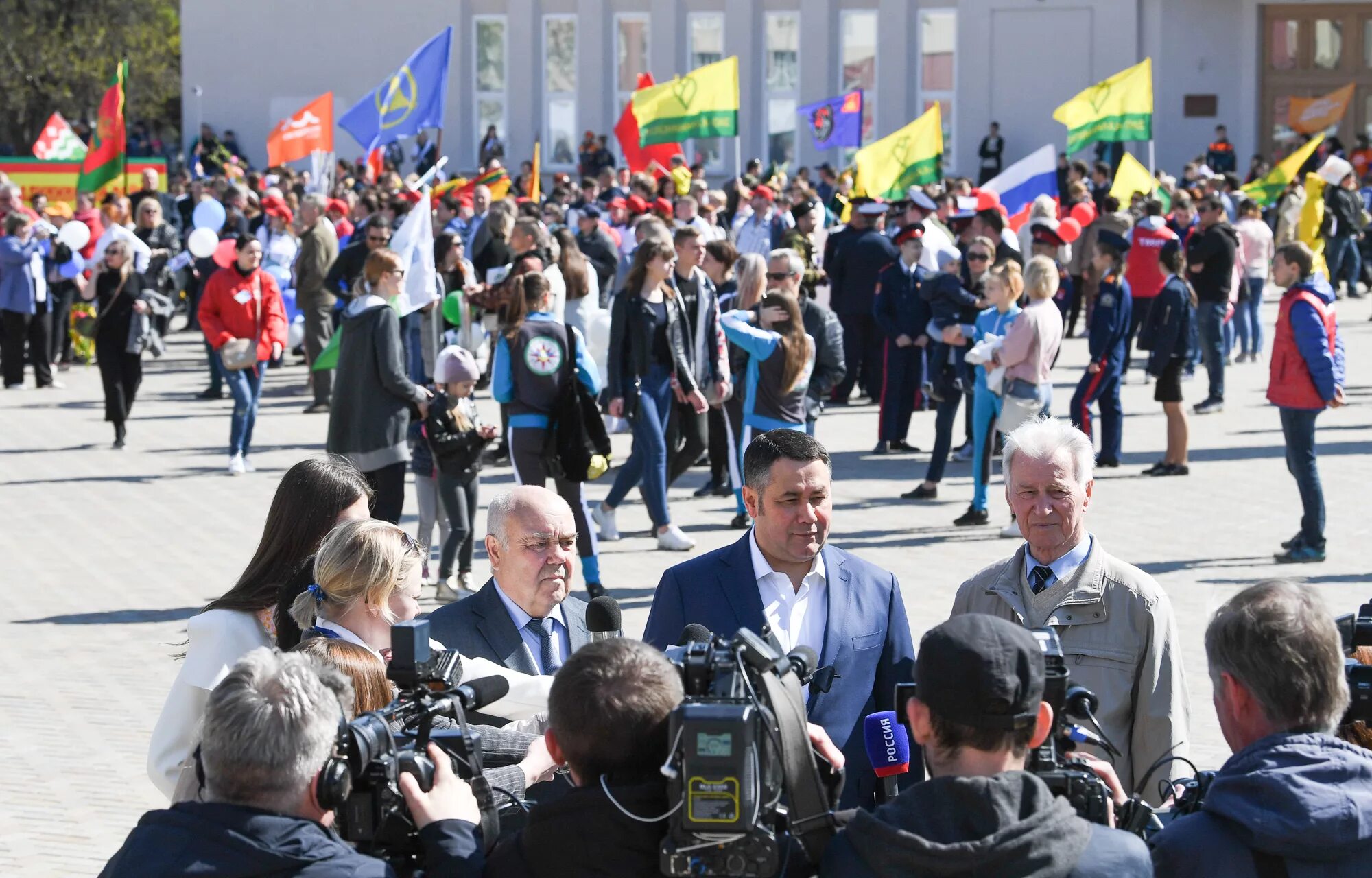 Демонстрация предложения. Демонстрация (публичное мероприятие). Демонстрация в Зеленограде. Демонстрации в Твери фото. Оператор на демонстрации.