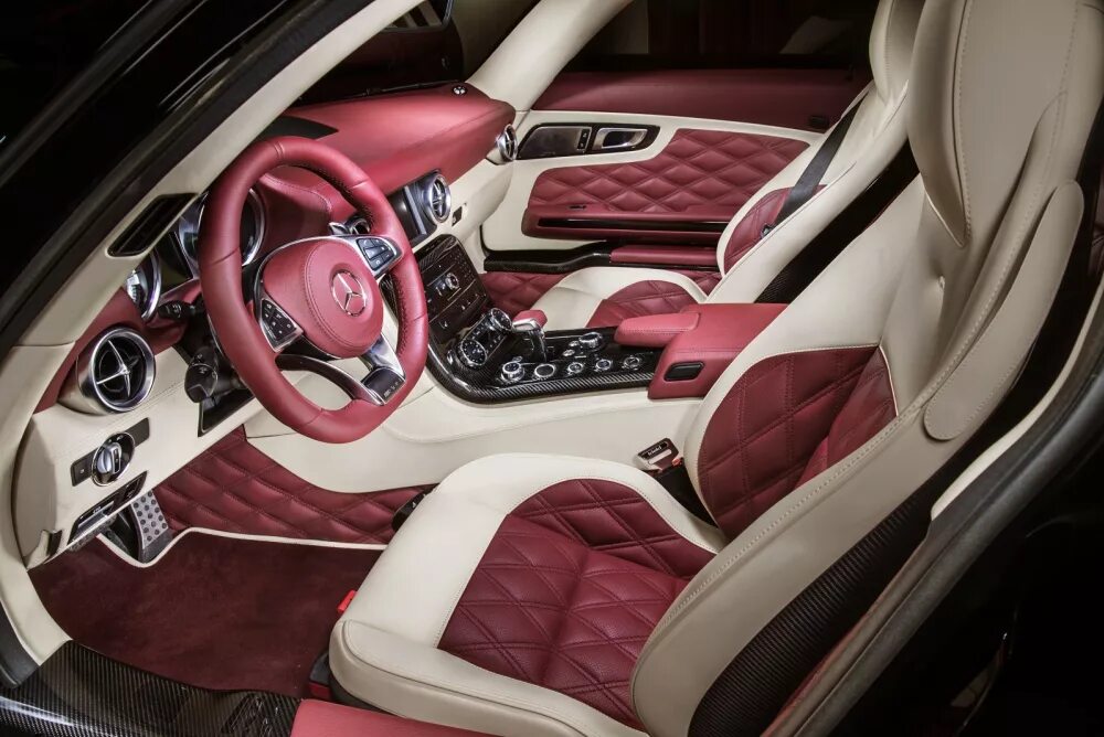 Белый салон в авто. Мерседес sls красный салон. салон бордовый алькантара crown s220. мерседес с500 бордовый салон. мерседес 222 вишневый салон.