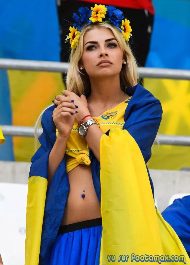 3 ukrainian. Красивая блондинка Украинка с евро 2016. Ukraine bitch. Украине хана фото. Мейден Юкрейн фото певиц.