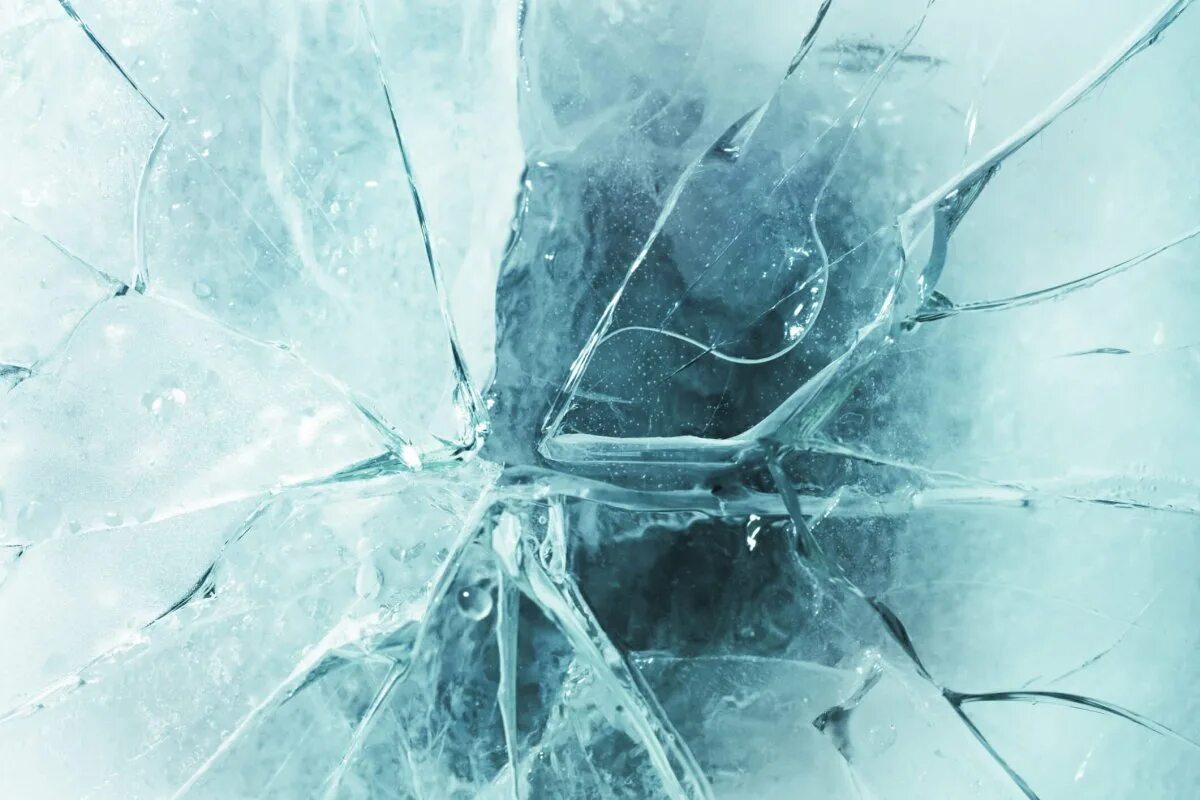 Ледяные трещины. Треснутый лед. Трещины на льду текстура.