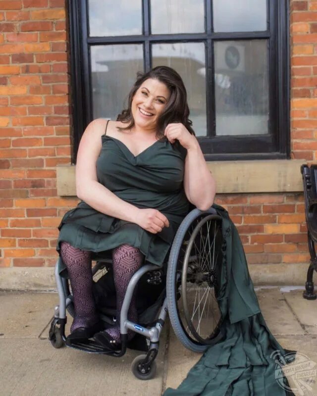 Инвалид. Cripple. Красивые девушки инвалиды. Женщина инвалид на коляске. Disabled women.