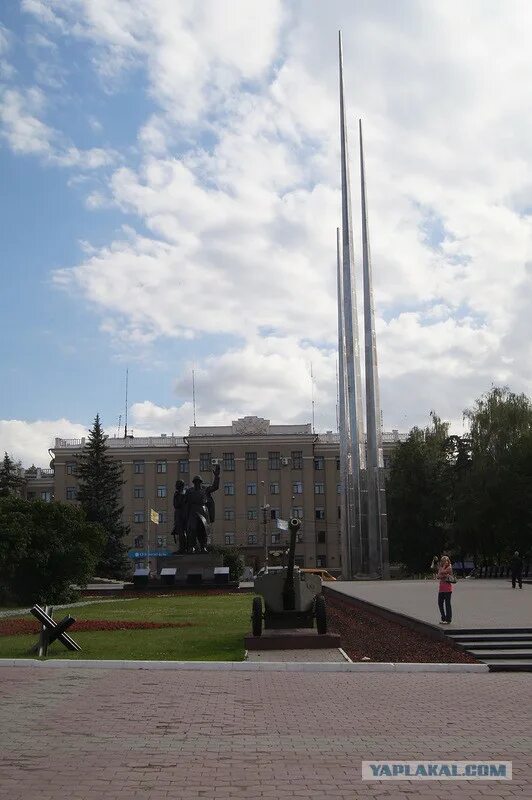 Три штыка тула. Автовокзал тула три штыка. мемориальный комплекс три штыка тула панорама.