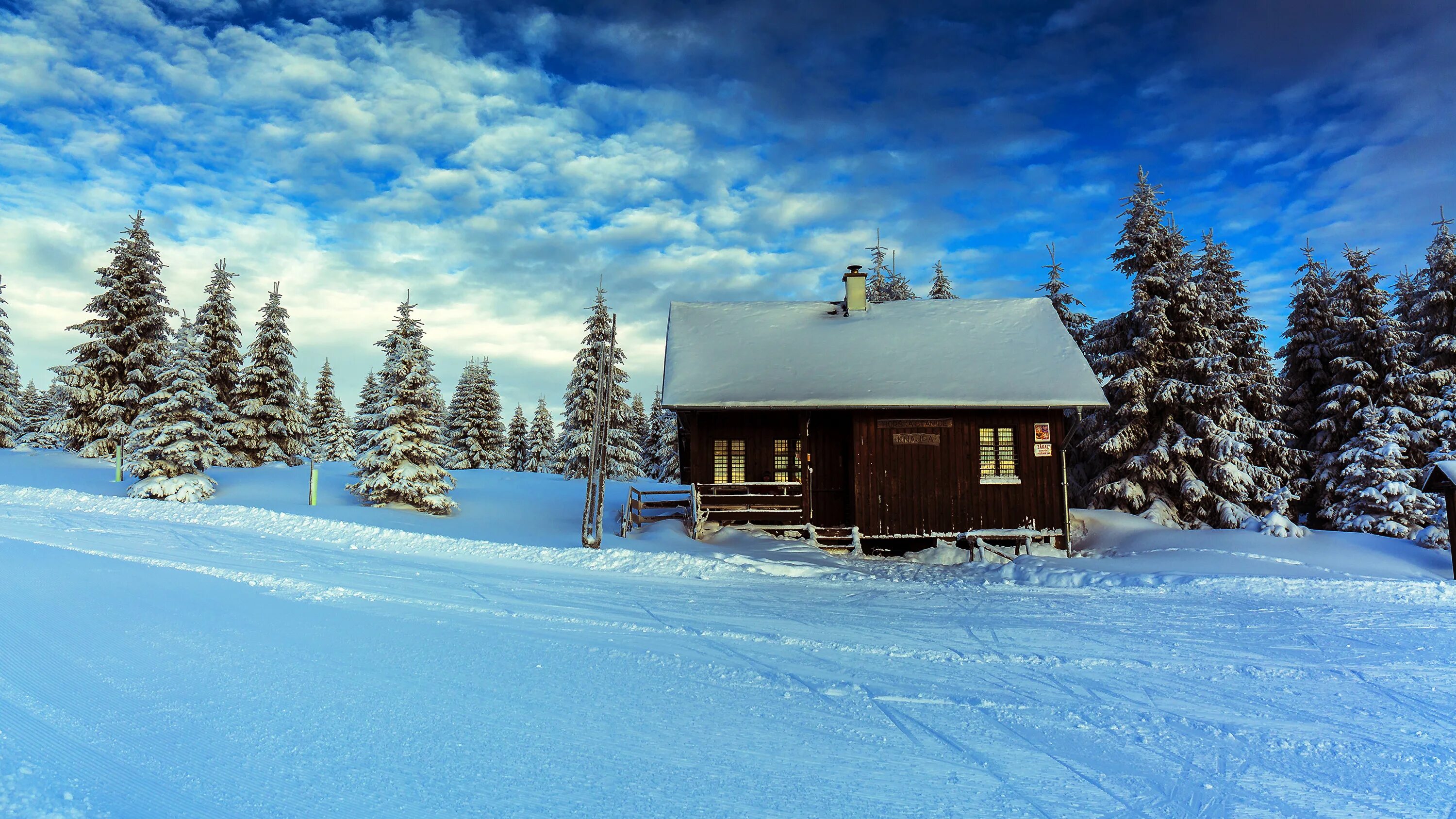 Зимние картинки. Красивая зима. Зимний пейзаж. Заснеженный домик. Зимний дом.