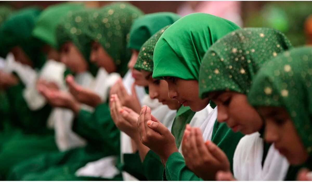 28 мусульман. Зеленый в Исламе. Зелёный цвет у мусульман.