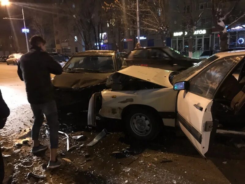 Энгельс что случилось сегодня ночью. Авария в Энгельсе сегодня вечером. ЧП Энгельс происшествия.