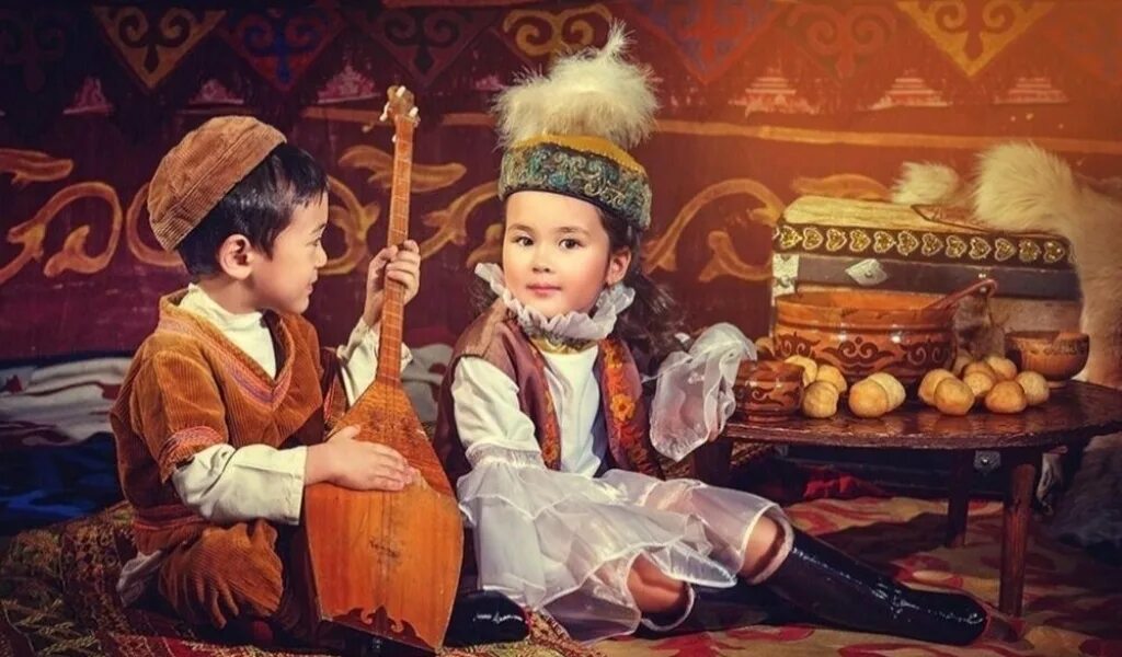 Бала тәрбиесі. Қыз тәрбиесі ұлт тәрбиесі баяндама. Девочка в саукеле. Кыз. Қыз бала әдебі стенд.