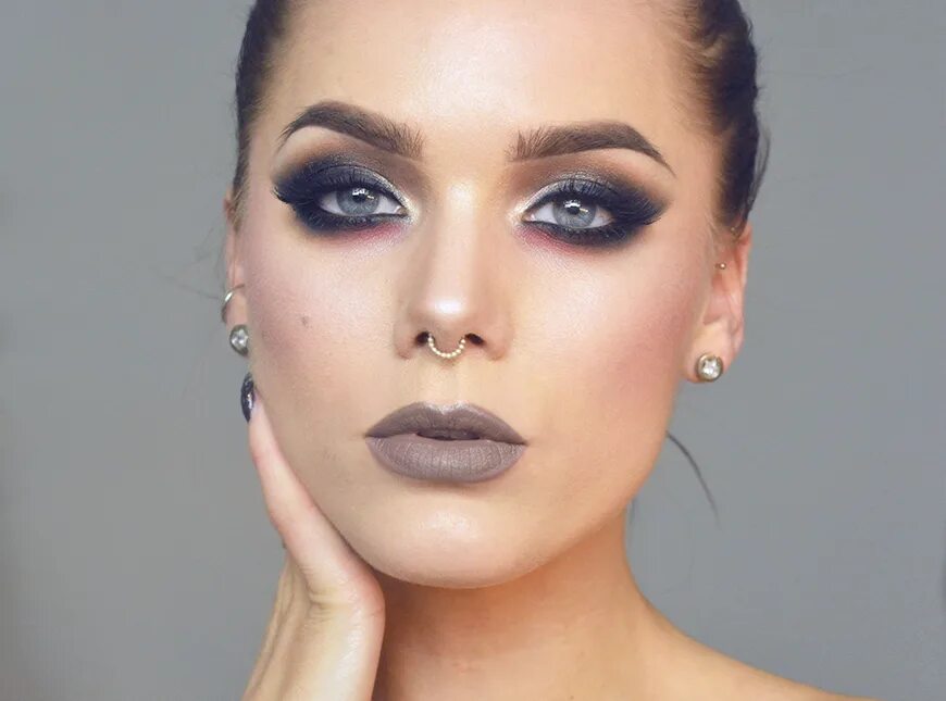 That emerald shade from our Smoky #CoverShotPalette can't stop, won't stop. @pri