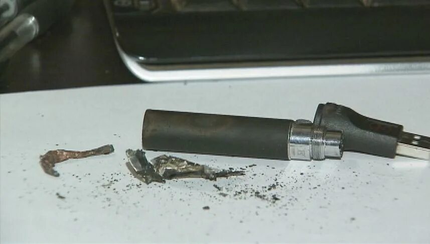 Гло электронная сигарета х2. Гло g401. Glo сигареты. Что такое гло для курения. Айкос гло.