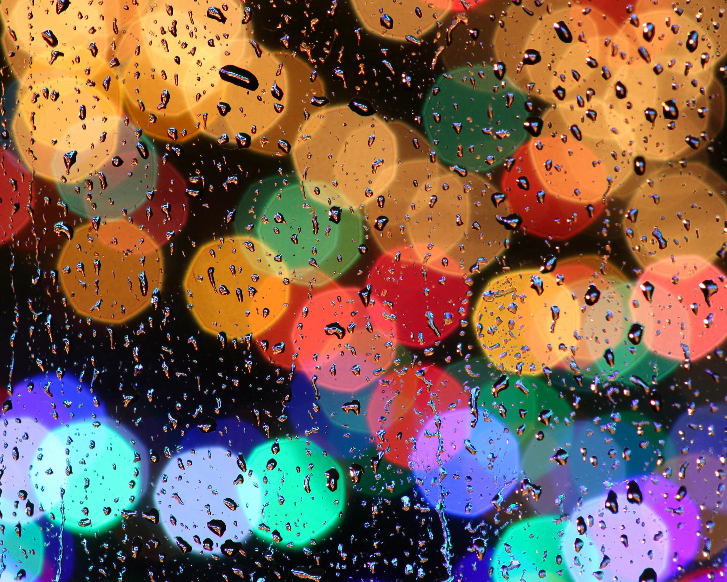 Цветной дождь на праздник. Гифк разноцветный дождик. Цветной дождь мелкий на празднике.