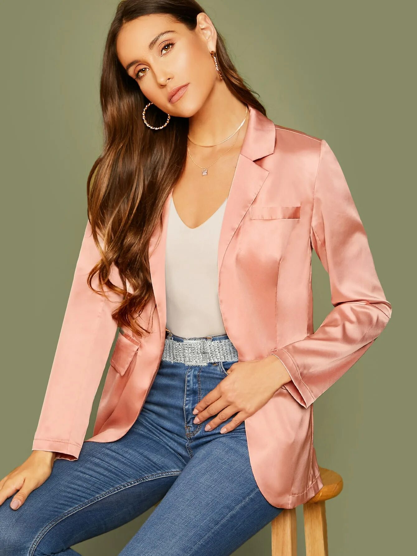 Атласный пиджак. Атласный пиджак золотого цвета. Атласный пиджак женский. Короткий жакет. Черный атласный пиджак женский.