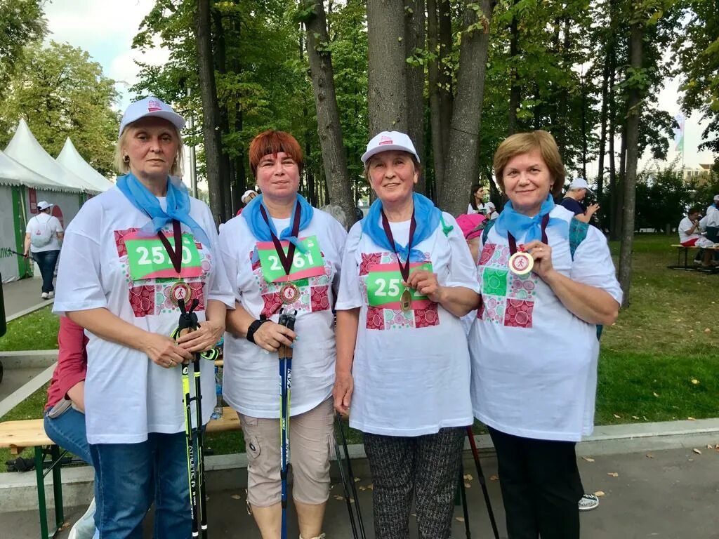 Московское долголетие в парках. Долголетие москва. Центр московского долголетия зеленоградский. Московское долголетие отзывы сотрудников. Московское долголетие отзывы сотрудников.